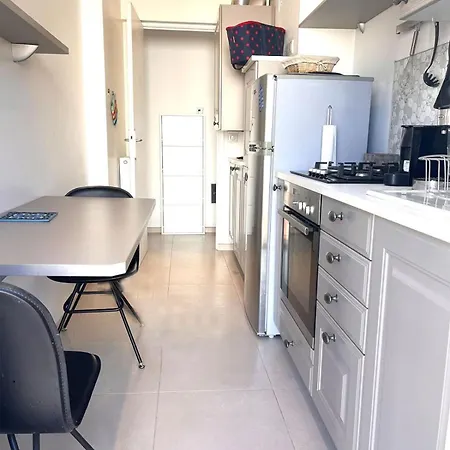 Charming Two Bedroom With Balcony In *