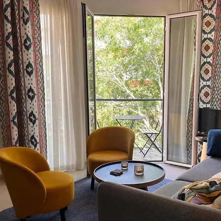 Charming Two Bedroom With Balcony In Apartment