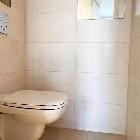 Daire Charming Two Bedroom With Balcony In *